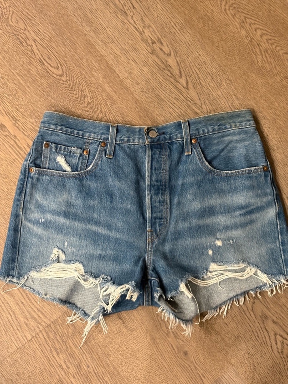 NWOT women’s Levi’s 501 jean shorts